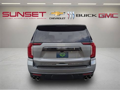 Used 2023 GMC Yukon Denali Ultimate w/ LPO, Floor Liner Package AWD/4WD image 6