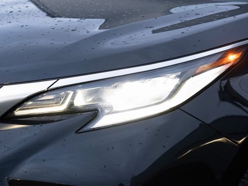 Used 2021 Toyota Sienna XSE image 23