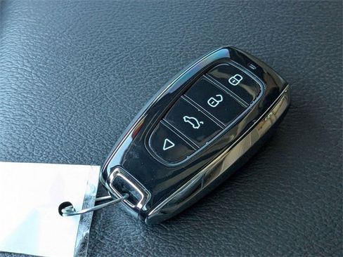 Used 2021 Jeep Wrangler Unlimited Sahara image 30