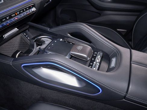 Certified 2025 Mercedes-Benz Maybach GLS 600 4MATIC image 13