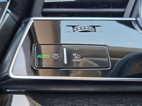 Used 2023 Audi Q7 3.0T Prestige image 28