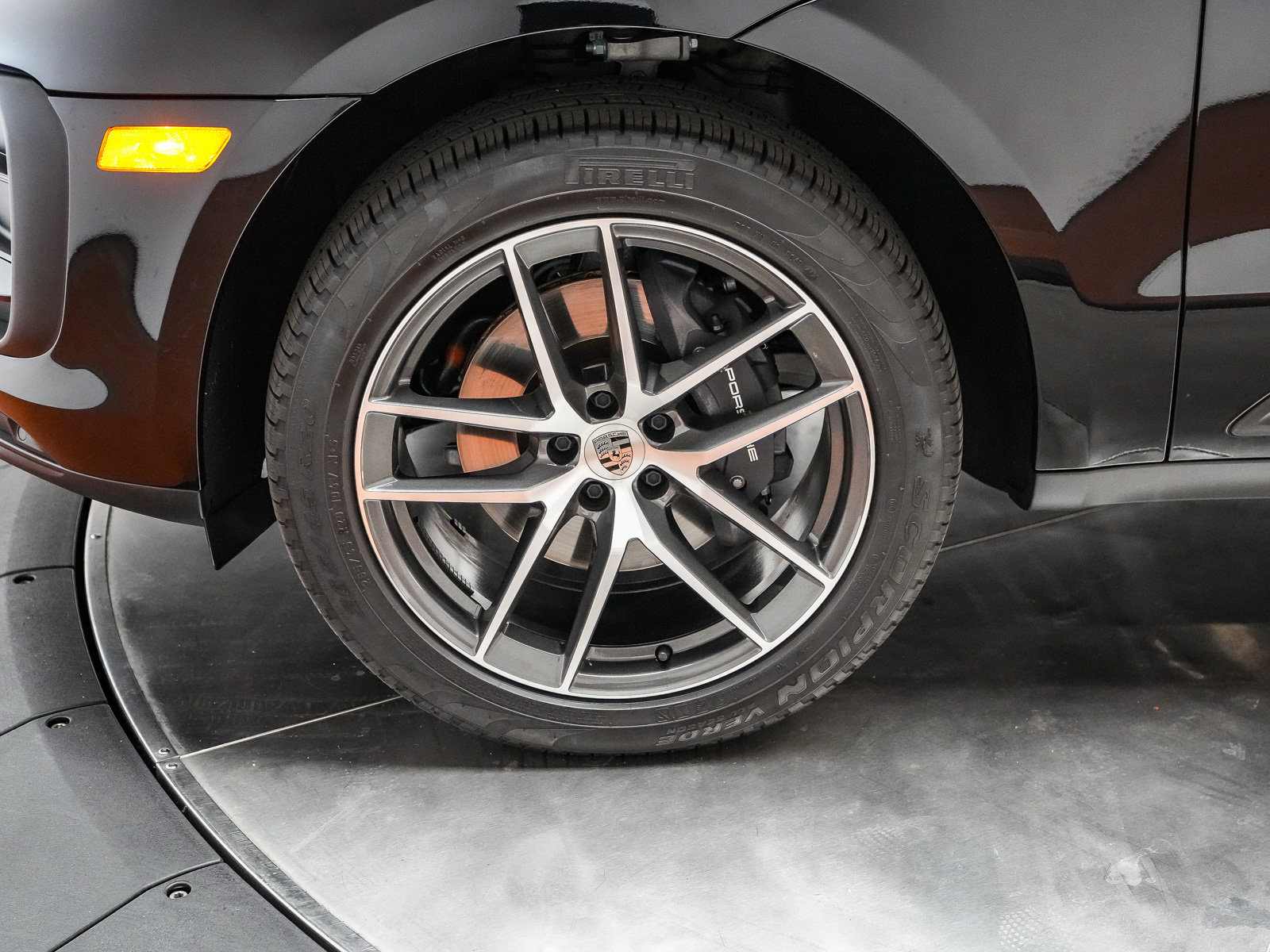 Certified 2024 Porsche Macan AWD/4WD image 14