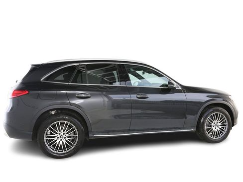 Used 2025 Mercedes-Benz GLC 300 4MATIC image 9