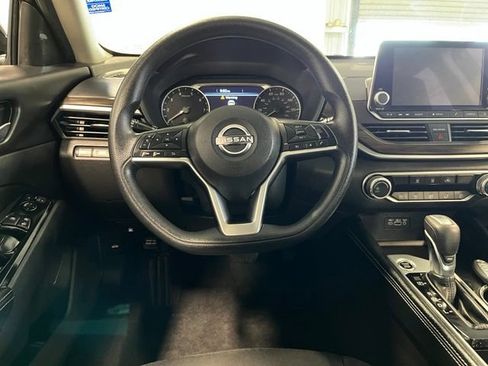Used 2023 Nissan Altima 2.5 SV FWD image 21