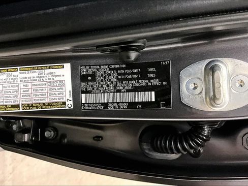 Used 2018 Toyota 4Runner TRD Off-Road AWD/4WD image 19