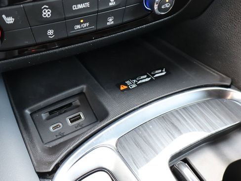 Used 2024 Buick Enclave Essence w/ Technology Package AWD/4WD image 24