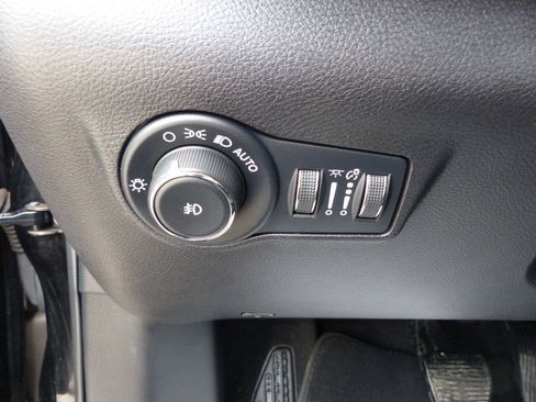 Used 2022 Jeep Compass High Altitude AWD/4WD image 23