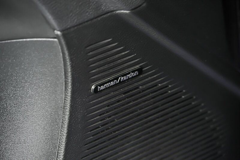 Used 2016 Dodge Challenger SRT Hellcat RWD image 14