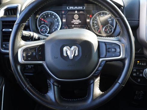 Used 2022 RAM 1500 Laramie AWD/4WD image 23