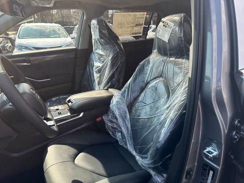 New 2026 Toyota Highlander Limited AWD/4WD image 14