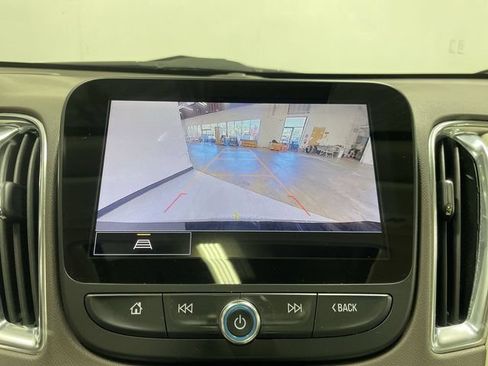 Used 2024 Chevrolet Malibu LT FWD image 17