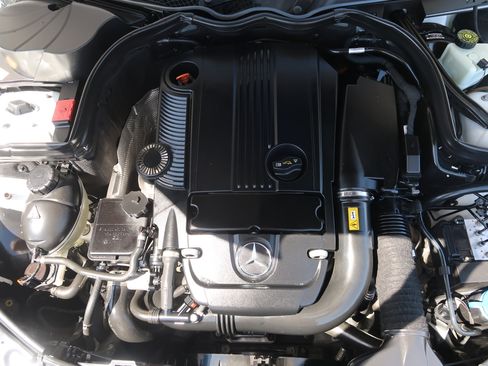 Used 2013 Mercedes-Benz C 250 Sedan image 36