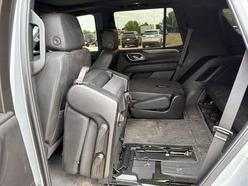 Used 2024 Chevrolet Tahoe Z71 w/ Luxury Package AWD/4WD image 14