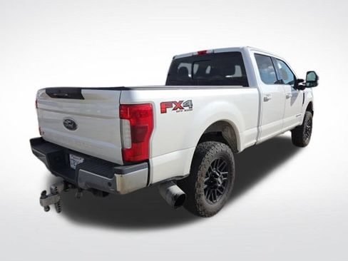 Used 2019 Ford F250 Lariat w/ Lariat Ultimate Package AWD/4WD image 9