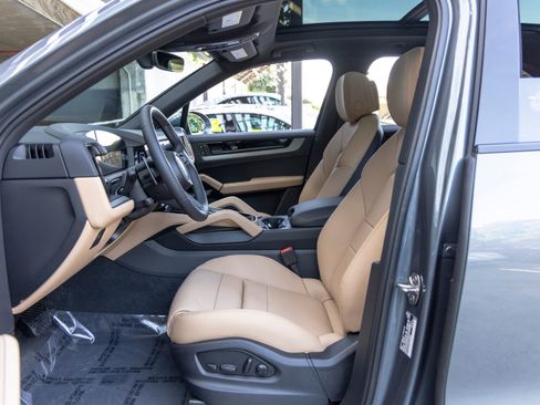 New 2026 Porsche Cayenne AWD/4WD image 27