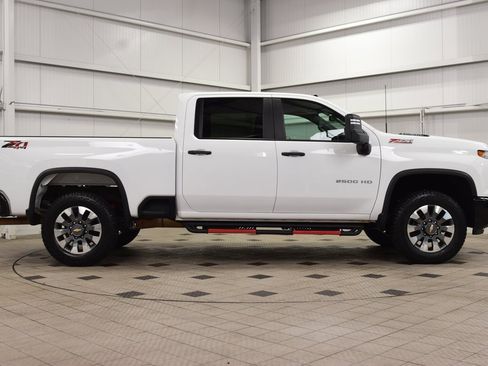 Used 2024 Chevrolet Silverado 2500 Custom w/ Custom Value Package image 9