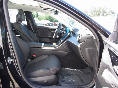 Certified 2022 Mercedes-Benz C 300 4MATIC Sedan image 18