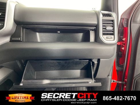 Used 2025 RAM 1500 Big Horn AWD/4WD image 33