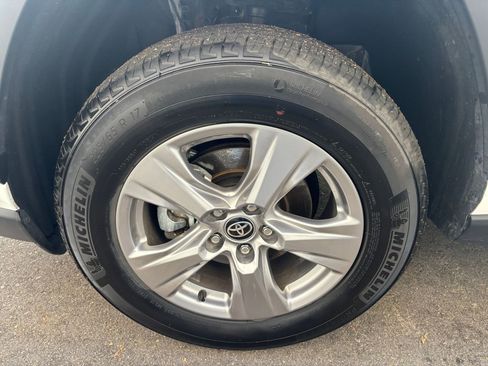 Used 2025 Toyota RAV4 XLE image 30