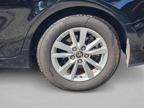 Used 2025 Toyota Camry LE image 4