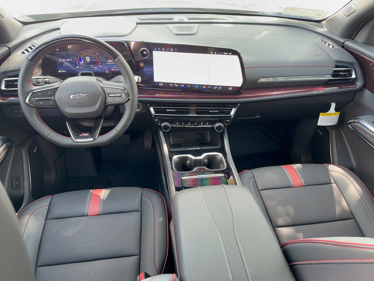 New 2027 Chevrolet Traverse RS w/ LPO, Floor Liner Package FWD image 17