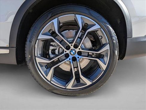 Used 2026 BMW X5 xDrive50e w/ Executive Package AWD/4WD image 10