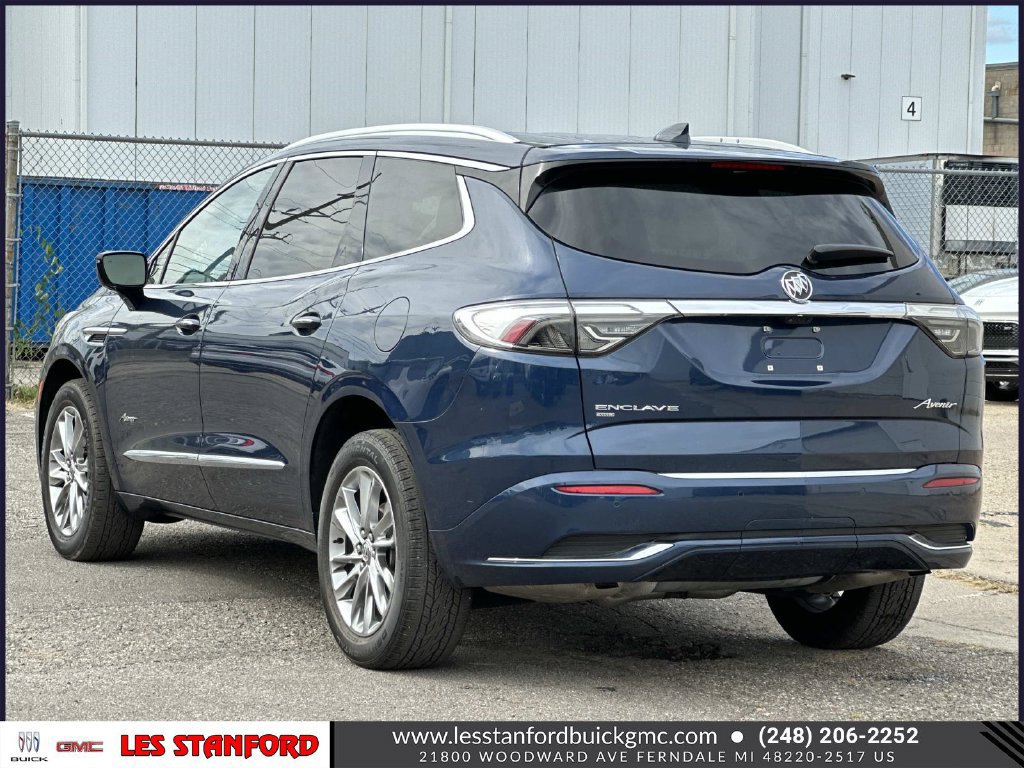 Used 2023 Buick Enclave Avenir AWD/4WD image 4