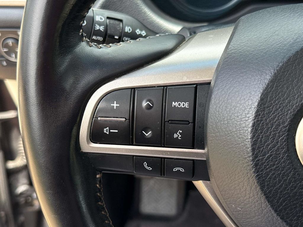 Used 2021 Lexus GX 460 Luxury w/ Off Road Package AWD/4WD image 20