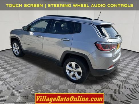 Used 2018 Jeep Compass Latitude w/ Popular Equipment Group AWD/4WD image 2