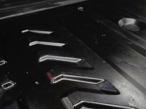 Used 2013 Chevrolet Avalanche LTZ image 19