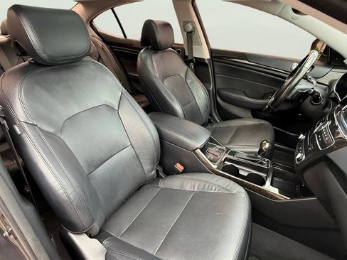 Used 2016 Kia Cadenza Premium FWD image 28