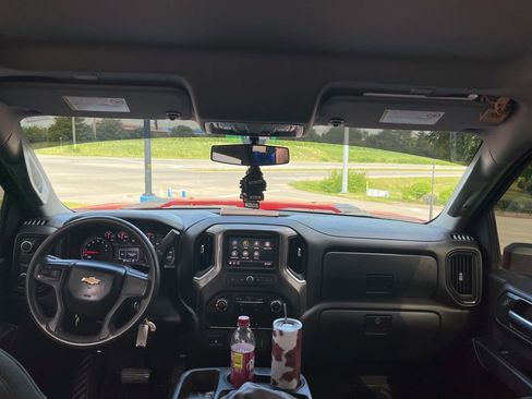 Used 2023 Chevrolet Silverado 2500 Custom w/ Gooseneck/5TH Wheel Package AWD/4WD image 5