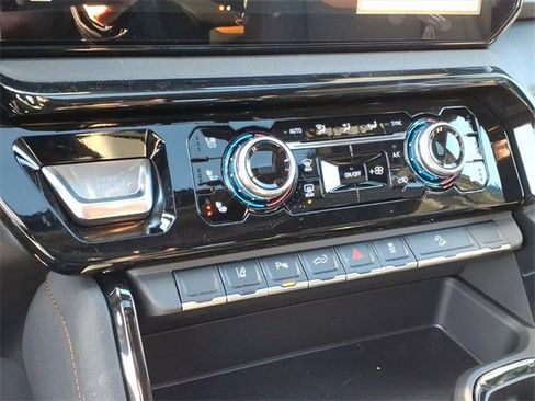 New 2026 GMC Sierra 2500 AT4 w/ Technology Package image 24