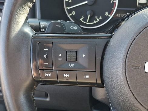 Used 2023 Nissan Rogue SV w/ SV Premium B Package image 22