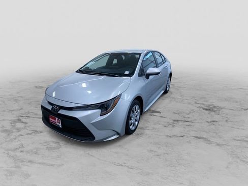 Used 2025 Toyota Corolla LE image 6