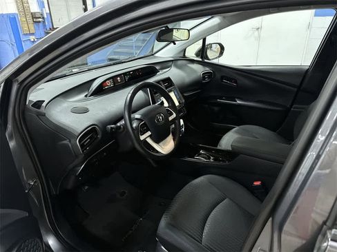 Used 2017 Toyota Prius Prime Plus image 28