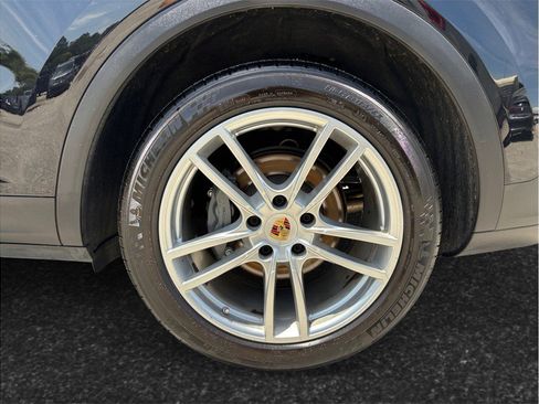 Used 2019 Porsche Cayenne S AWD/4WD image 16
