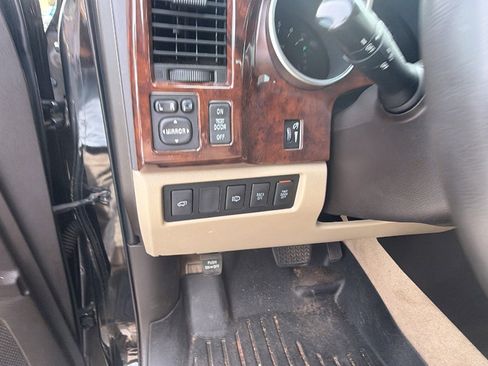 Used 2008 Toyota Sequoia Limited image 29