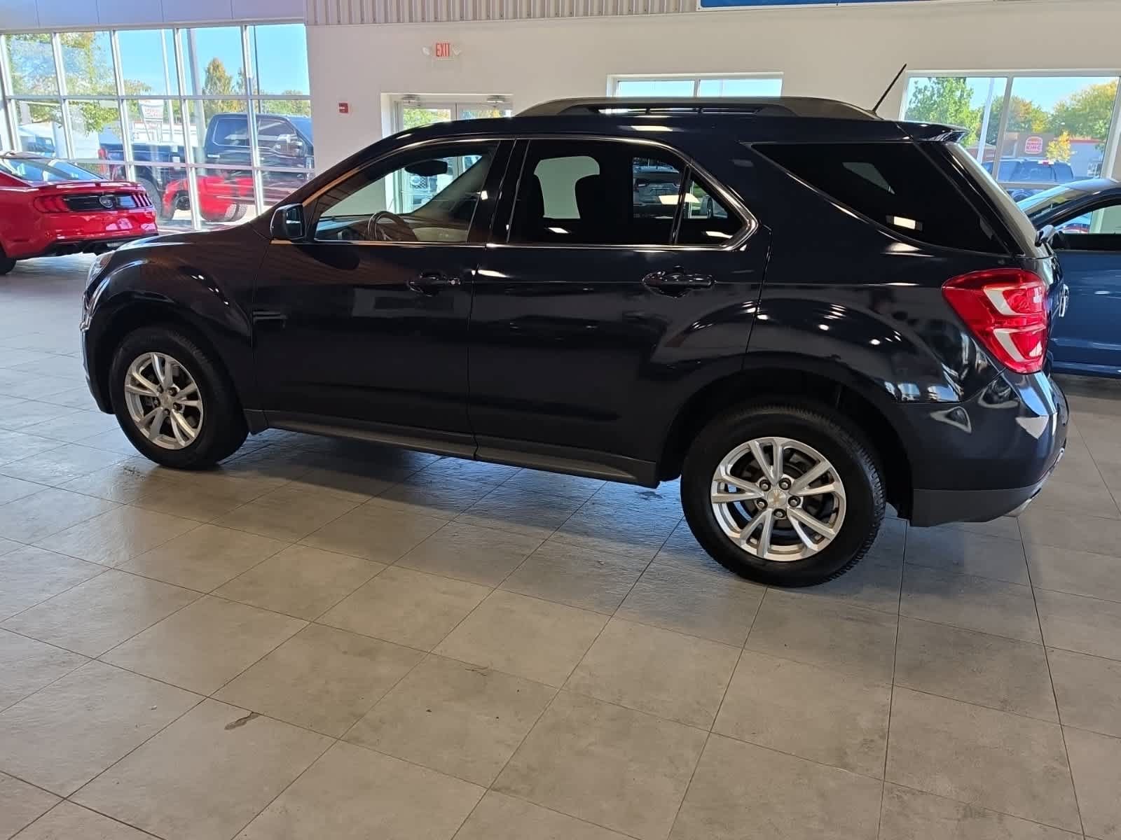 Used 2017 Chevrolet Equinox LT w/ Convenience Package AWD/4WD image 9