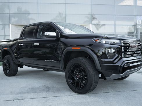 Used 2024 GMC Canyon Denali w/ LPO, Denali Black Edition image 3