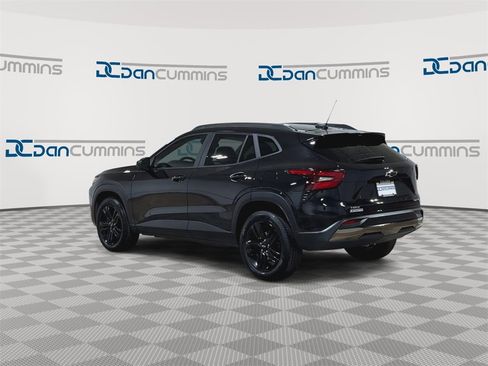 Used 2024 Chevrolet Trax ACTIV w/ Driver Confidence Package image 6