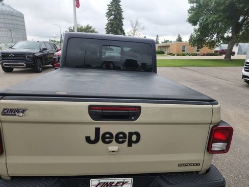 Used 2020 Jeep Gladiator Sport w/ Quick Order Package 24S AWD/4WD image 5
