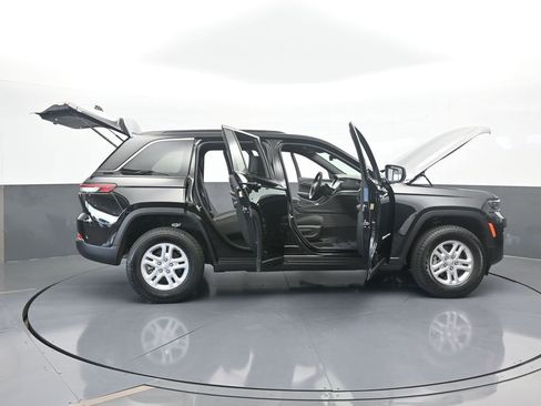 Used 2025 Jeep Grand Cherokee Laredo image 69