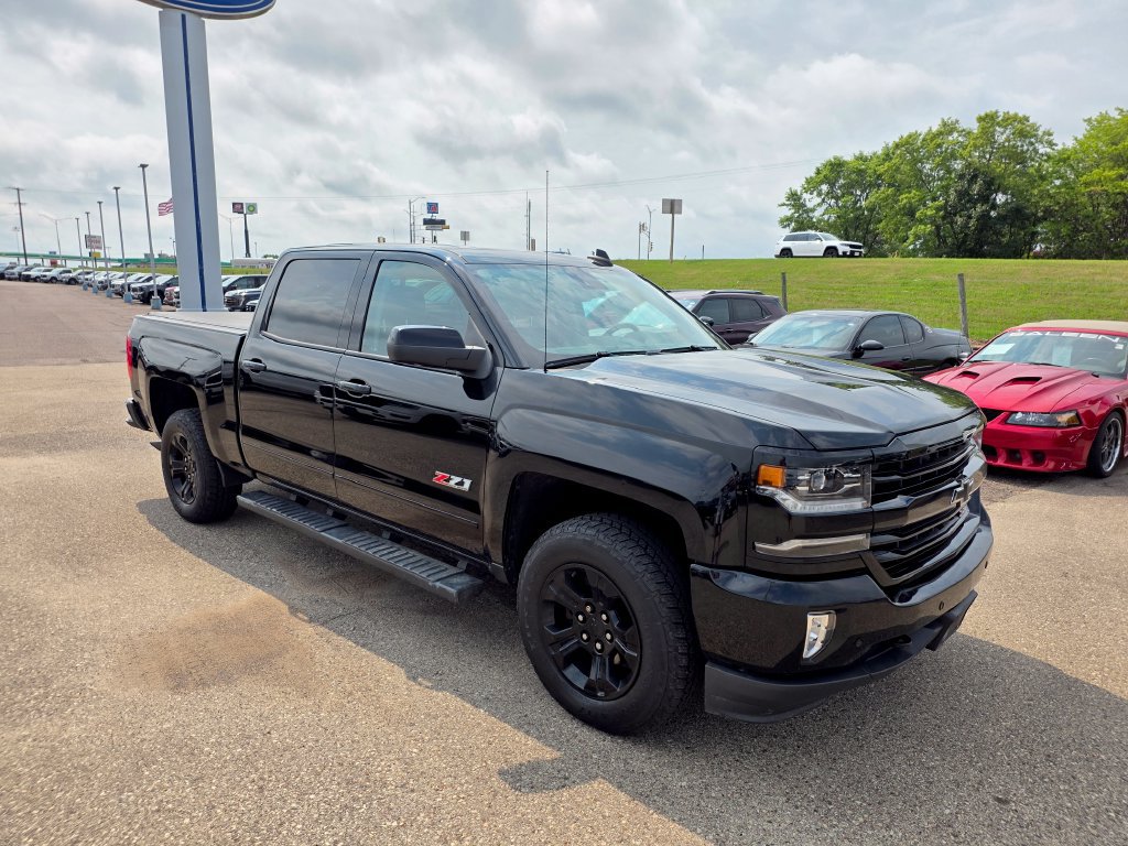 Used 2017 Chevrolet Silverado 1500 LTZ Z71 w/ LTZ Plus Package AWD/4WD image 1