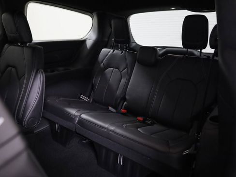 New 2026 Chrysler Pacifica Select image 23