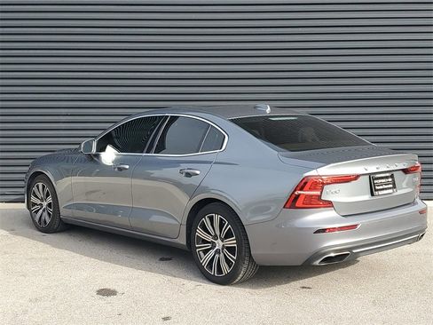 Used 2020 Volvo S60 T6 Inscription image 3