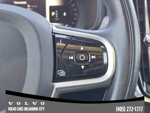 Used 2022 Volvo V90 B6 Cross Country image 28