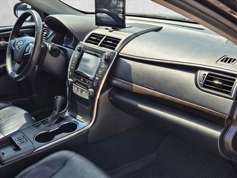 Used 2015 Toyota Camry XLE image 18