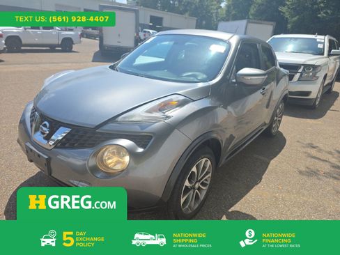 Used 2017 Nissan Juke SV FWD image 1