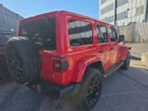 Used 2022 Jeep Wrangler Unlimited Sahara w/ Cold Weather Group AWD/4WD image 8